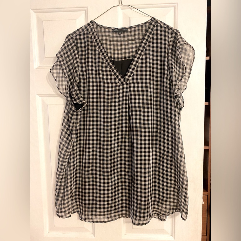 Beautiful Adrianna Papell Lined Blouse